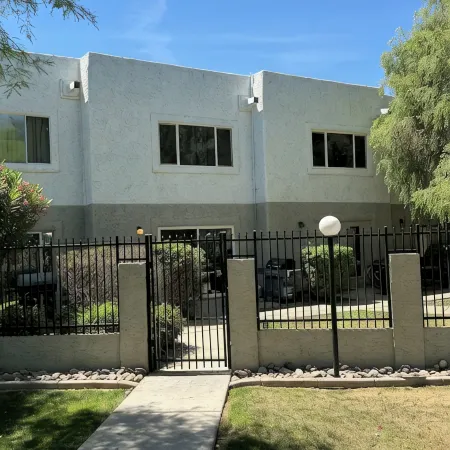Walking distance to MIll Ave, Tempe Beach Park, Sun Devil Stadium, ASU. UPDATED!