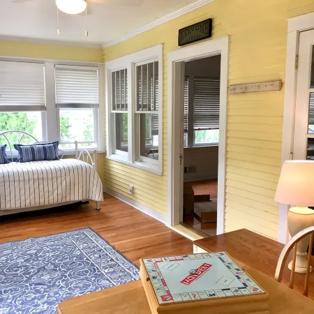 Great Location. Steps to McKinley Beach Walk to Town. Lg Private Yard,Fire Pit.