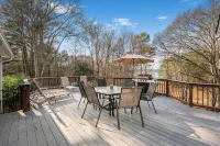 Lake Hartwell 4Br Waterfront Hot Tub GameRoom - balcony