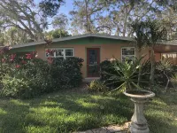 Cozy bungalow in charming Bay Point subdivision 2 minutes to Nokomis beach. - 무료 와이파이