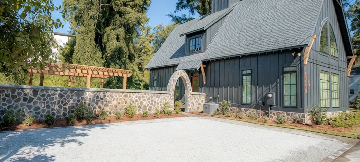 The Black Barn, 3 BR/3 BA House! Easy walking Distance To Everything! Ξενοδοχεία στην πόλη Auburn