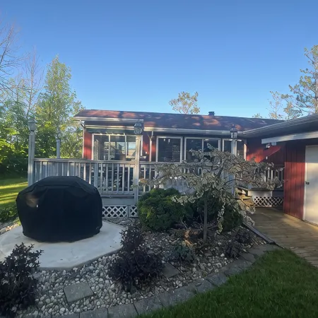 Cozy 3 bedroom house - 2 min drive to downtown Fish Creek
