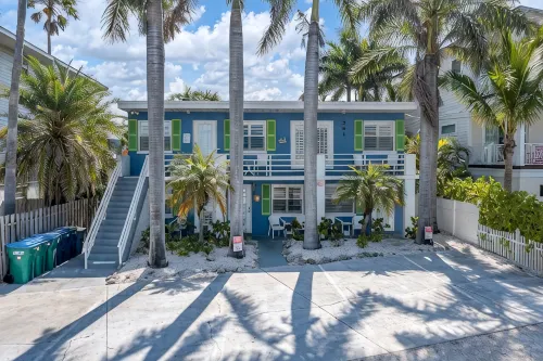 Villas By The Sea #2, Anna Maria Island Condo, one block from beach, heated pool - 3 tähden