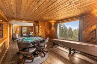 Views, Hot Tub, Skee-ball, Pool Table, Disc-golf, Trail Access on Property! - 4-Star