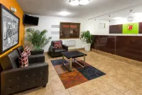 Super 8 by Wyndham Dubuque - Pet friendly