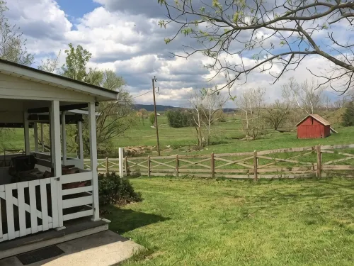 Quaint Country Cottage, Mountain Views, VT/Radford/VA Families Haven! - Gym