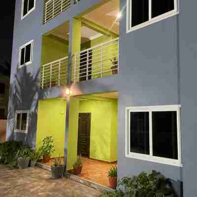 Coconut Gardens Hotel Exterior