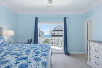 Luxurious Oceanside w/pool, elevator, 6 BR, steps from the sand and surf - Beach