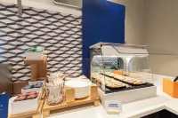 Holiday Inn Express & Suites LEXINGTON DTWN AREA-KEENELAND by IHG - parking