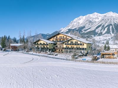 Almfrieden Hotel & Romantikchalet