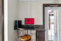 Red Roof Inn Ardmore - Motels