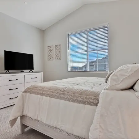 Sophisticated 3 bedroom townhome