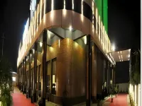 Pallavi West - bar