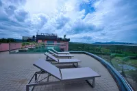 Pushpak Grande - Swimmingpools