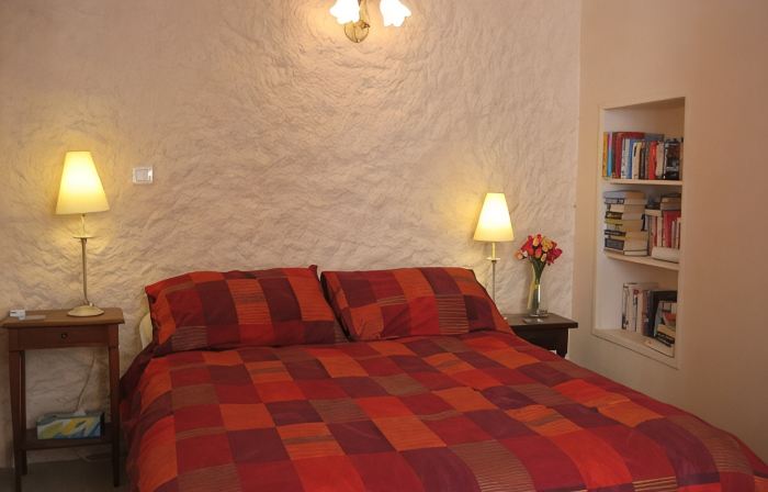 Old town centre house; wine bar & cafes 50m, sea 30mins Pyrenees close