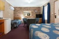 Cedar Lodge Motel - Bãi đậu xe