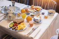 Grand Museum Hotel, BW Signature Collection - breakfast