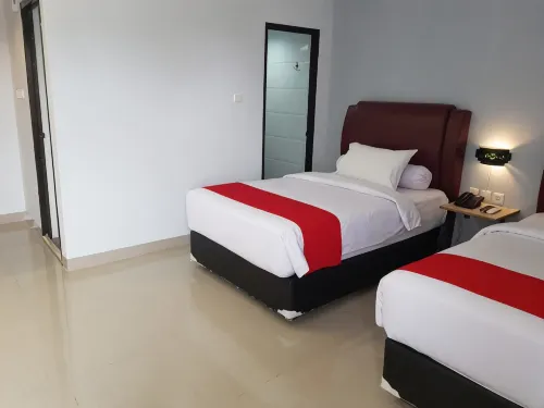 MJs Hotel - 2-Star
