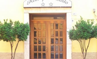 Hotel Ariosto Centro Storico - Housity