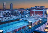 Ibis Styles Barcelona City Bogatell - สระว่ายน้ำบนดาดฟ้า