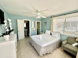 St Maurice Beach Inn