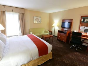 Holiday Inn Express & Suites West Chester