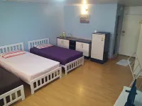 2 King Beds with Taxi Meetgreet Service