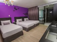 FX Hotel (Taipei Nanjing East Road) Отели рядом с достопримечательностью «Торговый центр Syntrend»