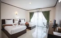 Royal Nakhara Hotel and Convention Centre