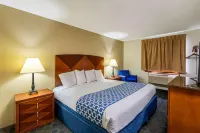 Econo Lodge Inn & Suites
