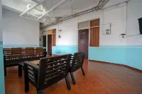 Super OYO 1844 Bravo Residence Hotels in Beluluk
