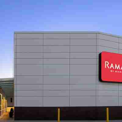 Ramada by Wyndham Bronx Hotel Exterior