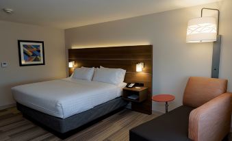 Holiday Inn Express & Suites Mckinney - Frisco East