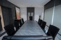 Knightsbridge Hotel & Suites فنادق في مايتاما