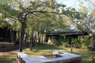 疣豬野生動物園營地旅館 住宿飯店