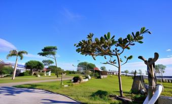 Crystal Blue Sea-Maid B&B