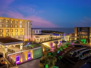 Les Ambassadeurs Hotel Casino&Marina