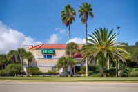 Quality Inn & Suites St Augustine Beach Area فنادق في St. Augustine Beach