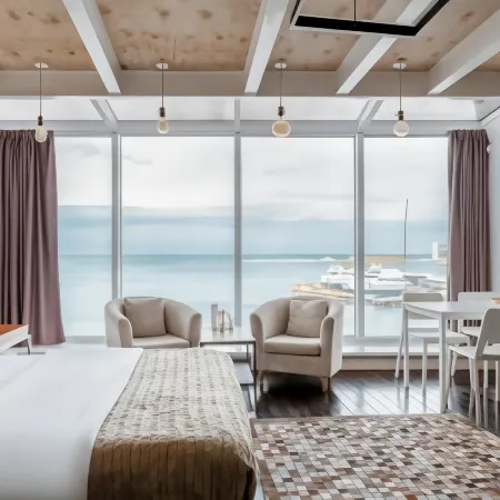 VVO Apartments (ВВО Апартаменты) Отели рядом с достопримечательностью «выстрелка о времени»