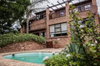 Jenny's Guest House - Pools