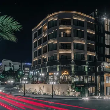 Bratus阿克巴酒店 鄰近City Beach的酒店