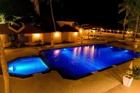 Tropic Gardens Hotel - Pools