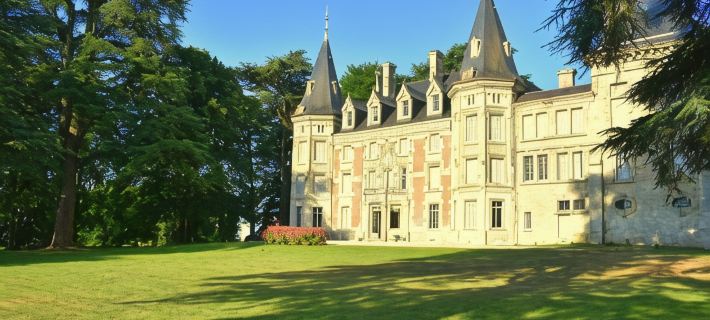 Château de Varambon - Chambres d'hôtes et séminaires d'Entreprise Hotels in Ain