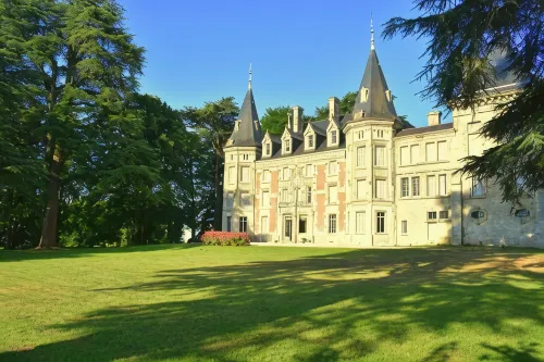 Château de Varambon - Chambres d'hôtes et séminaires d'Entreprise - 4-Star