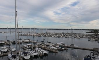 Country Inn & Suites by Radisson, Traverse City, MI