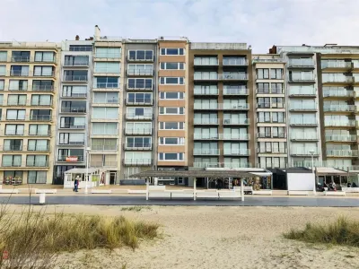 Apartment in Nieuwpoort with Sea Views