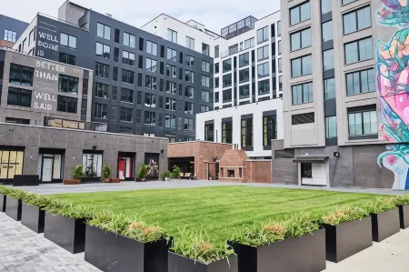 The Junto Отели рядом с достопримечательностью «Vue Columbus»