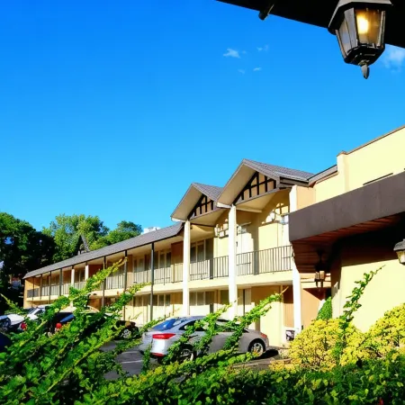 West Gate Inn Nyack Отели в г. Найек