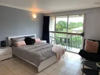 Cairns Holiday Lodge