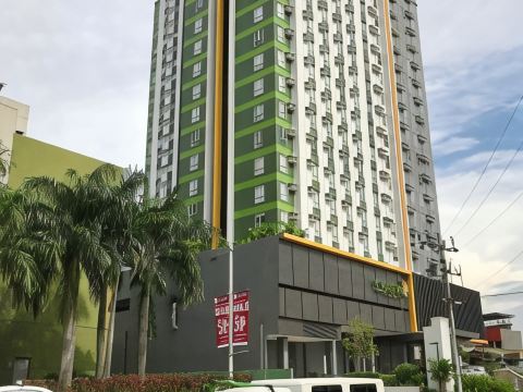 NEW 2-Bedroom PENTHOUSE Condo Unit CENTRIOMall